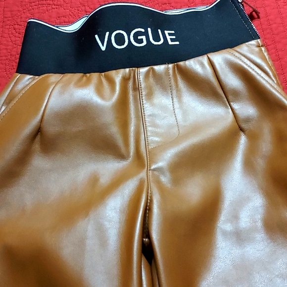 MOCHY Faux Leather - Picture 6 of 12